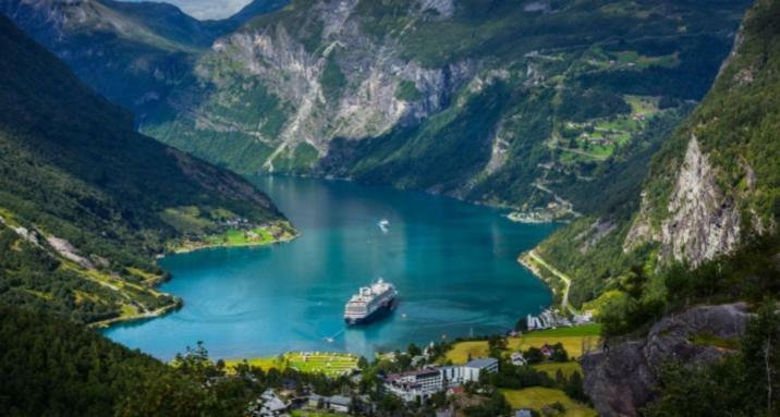 Stryn Fjord Lodge Faleide 130 Екстериор снимка